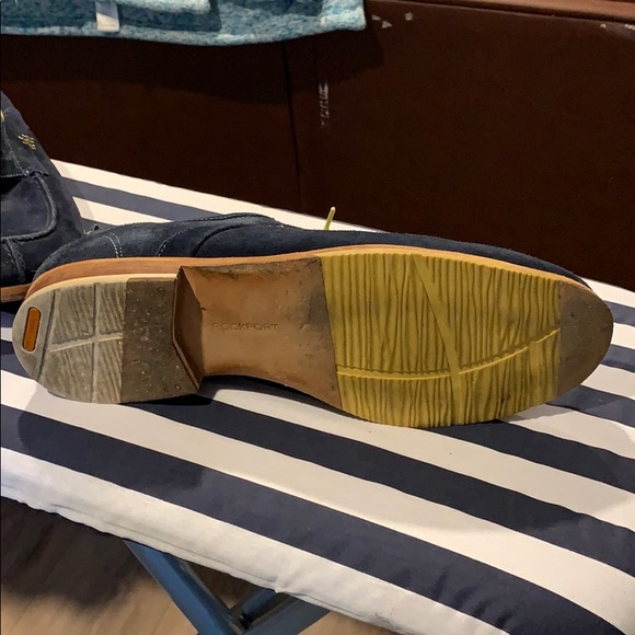 Size 10 Men’s Rockport dress shoes - Picture 3 of 3